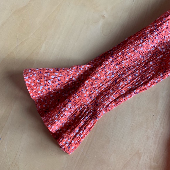 Old Navy top. New without tag. - Picture 2 of 5